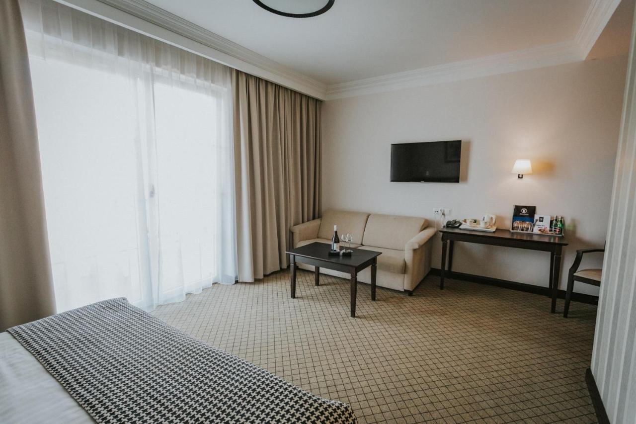 Hotel Toscania Włoszakowice エクステリア 写真