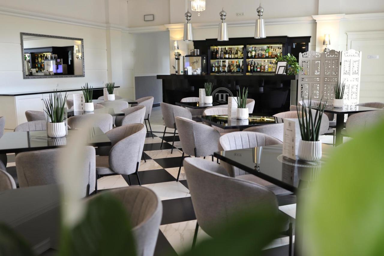 Hotel Toscania Włoszakowice エクステリア 写真