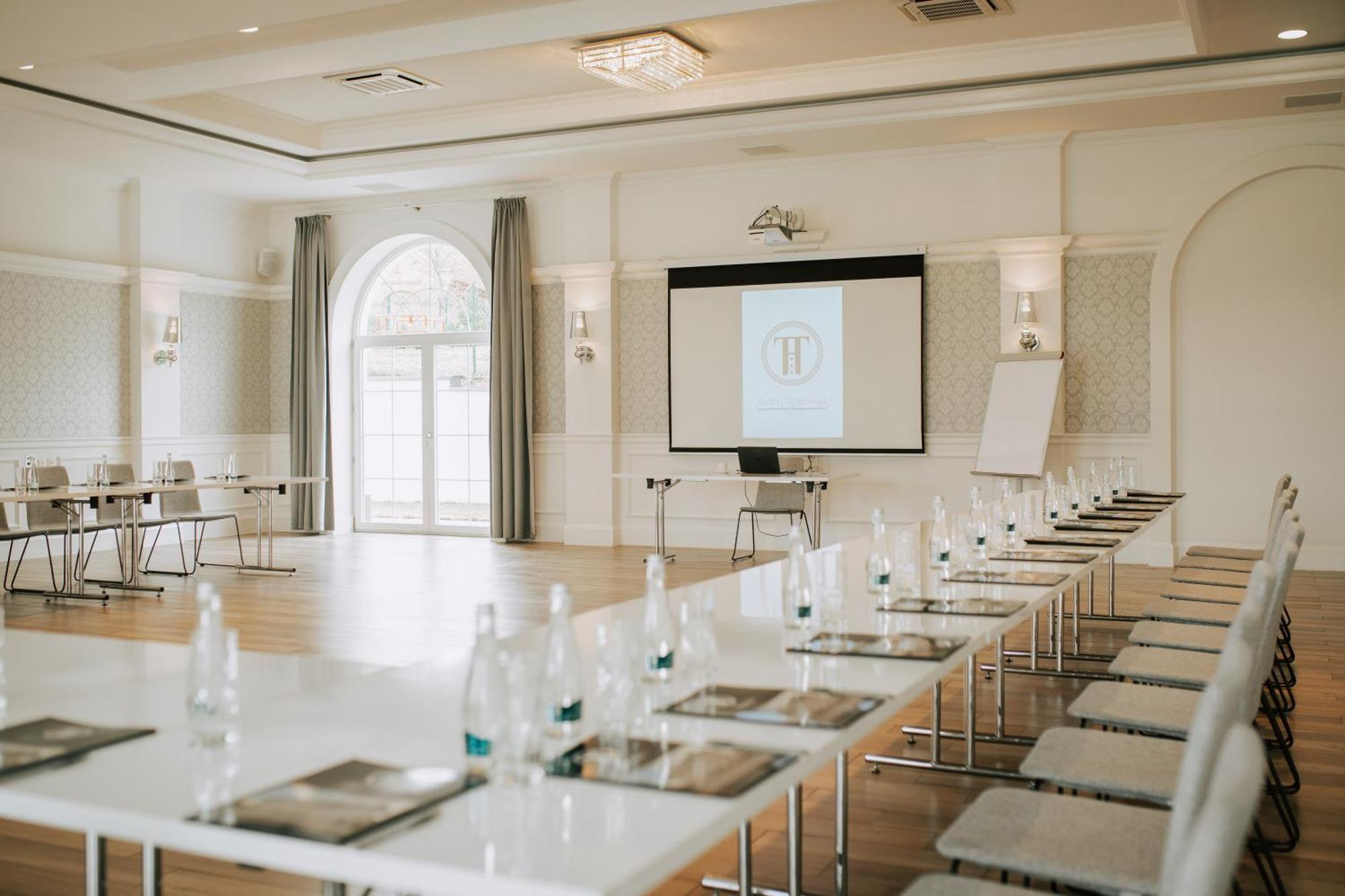 Hotel Toscania Włoszakowice エクステリア 写真