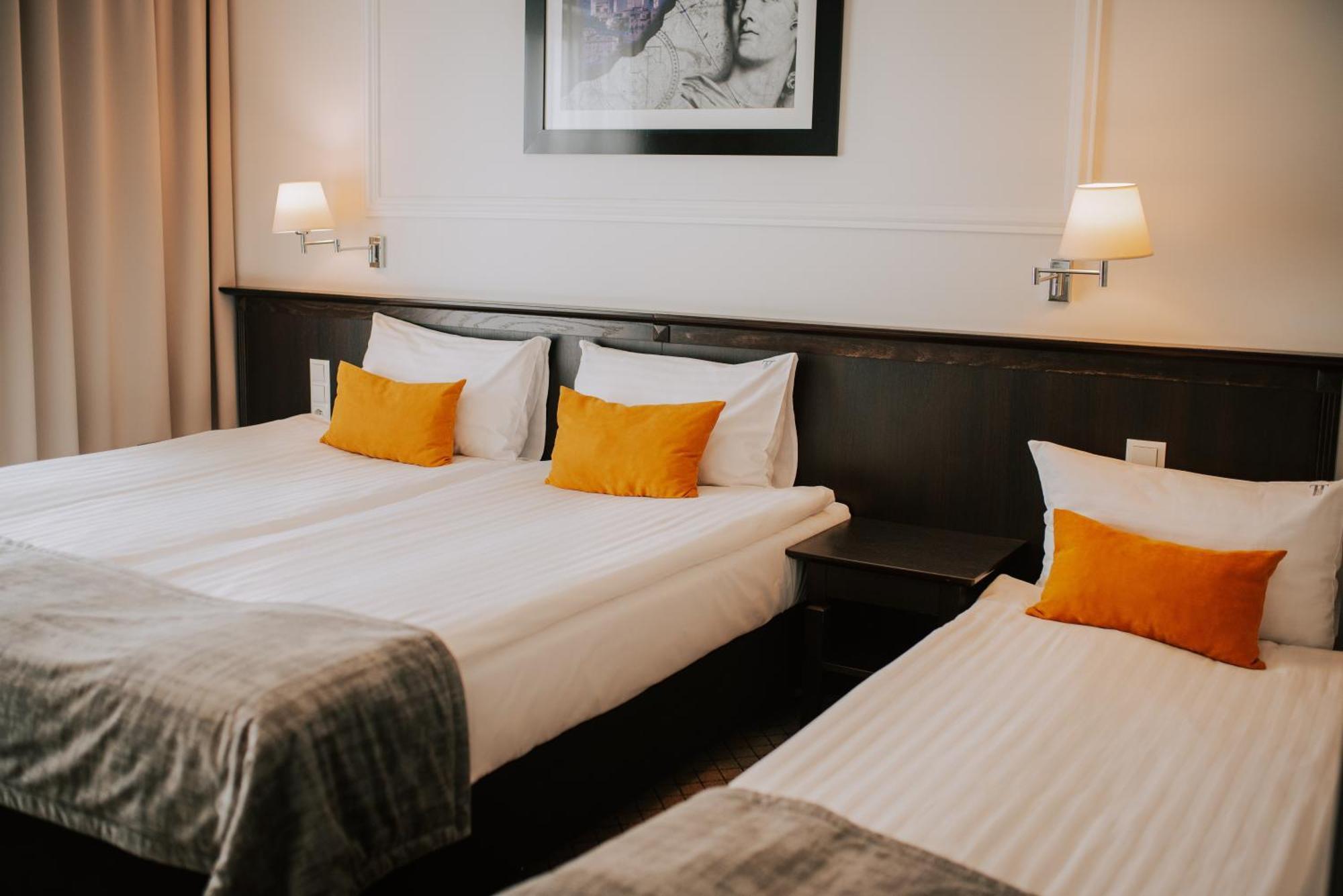 Hotel Toscania Włoszakowice エクステリア 写真