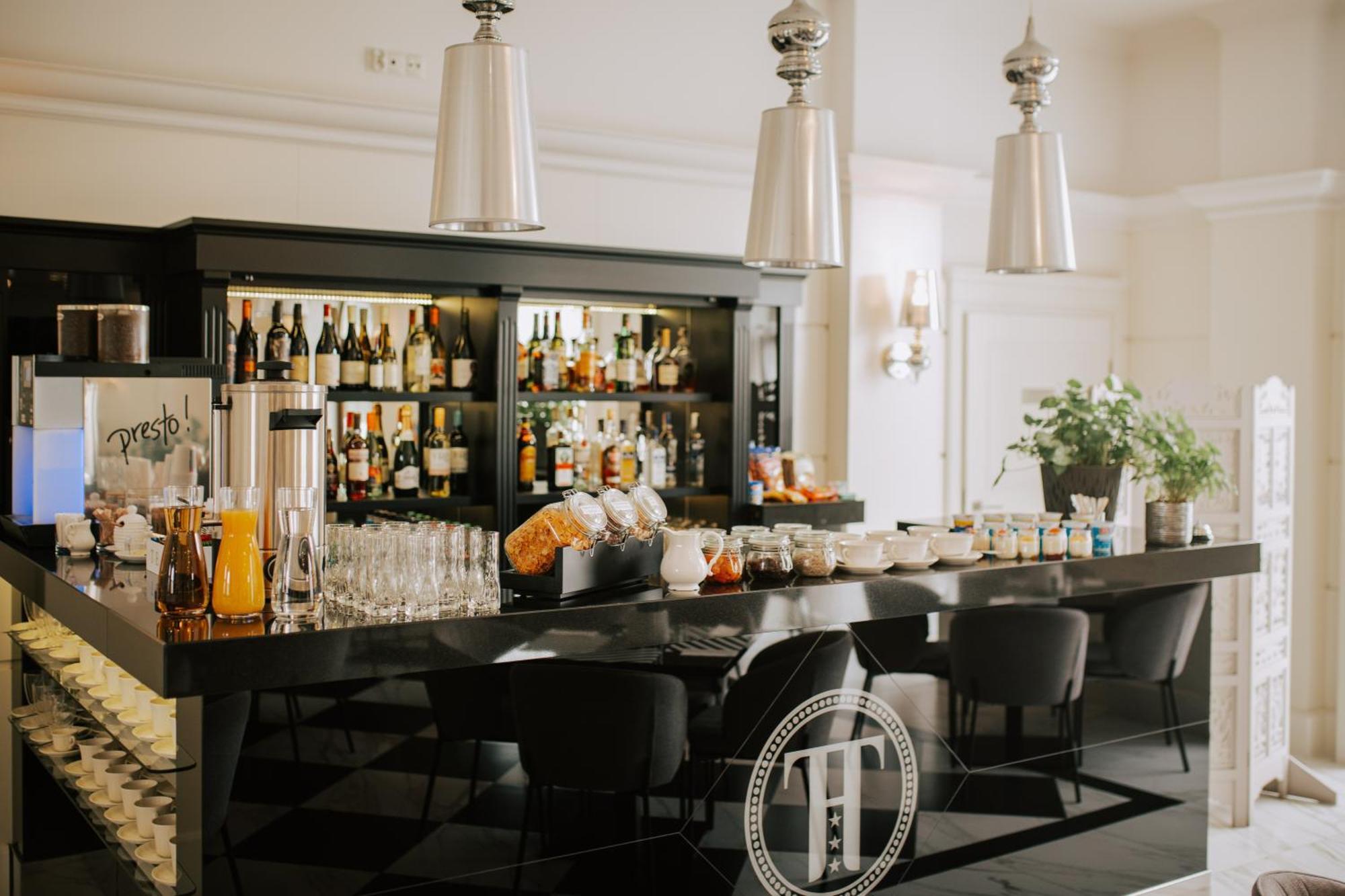Hotel Toscania Włoszakowice エクステリア 写真