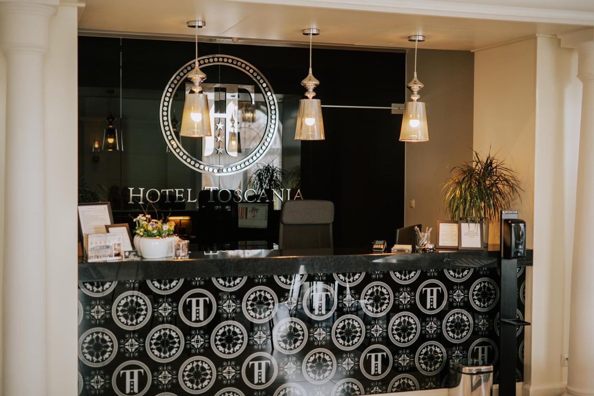 Hotel Toscania Włoszakowice エクステリア 写真