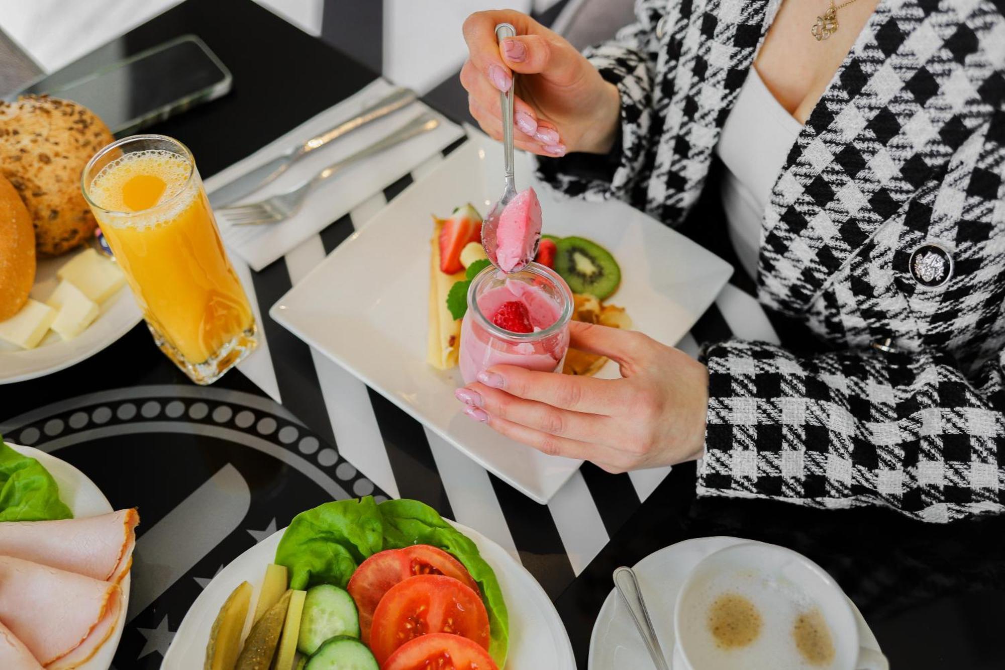 Hotel Toscania Włoszakowice エクステリア 写真