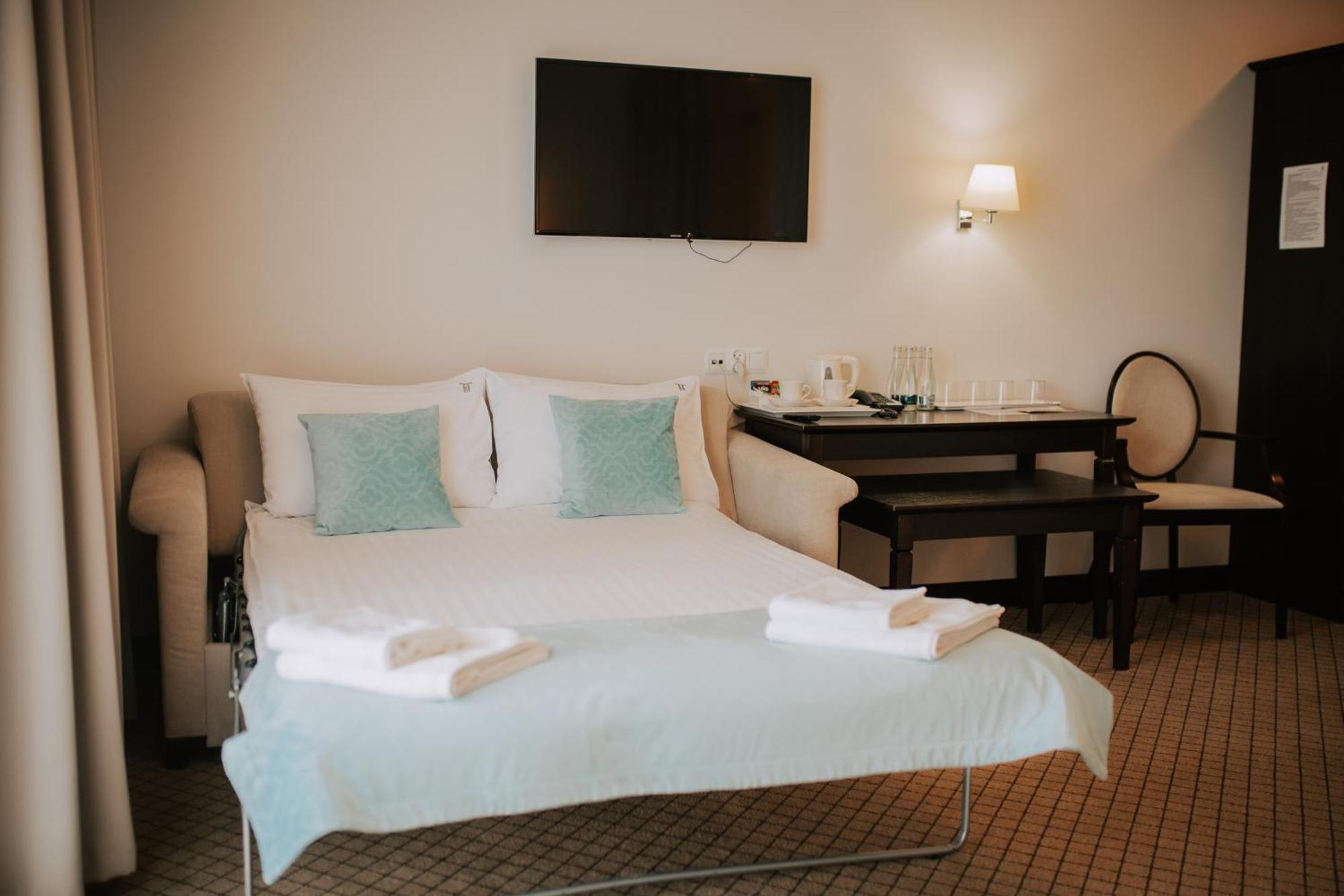Hotel Toscania Włoszakowice エクステリア 写真