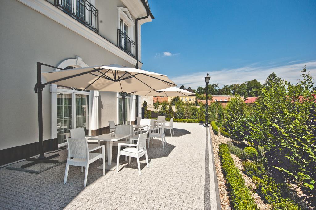 Hotel Toscania Włoszakowice エクステリア 写真